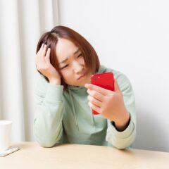 「スマホ契約時に”無職”って書くのがとても恥ずかしかったです」